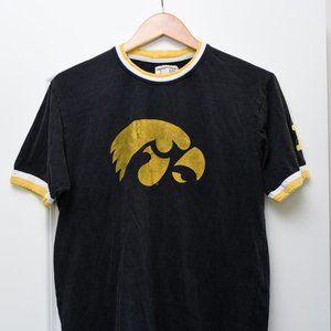 Iowa Hawkeyes Tshirt black small